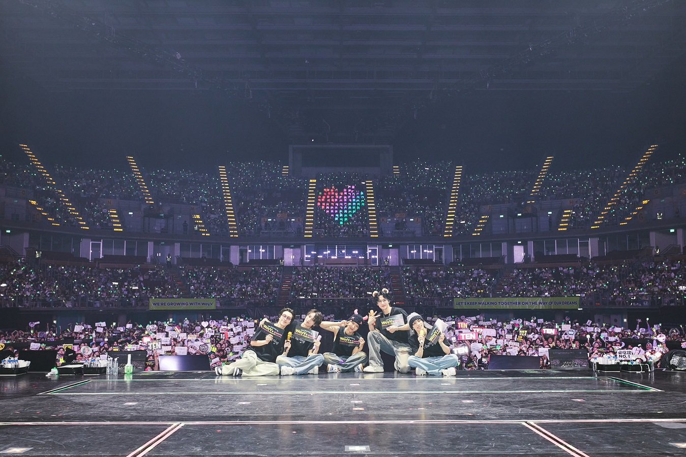 WayZenNi คือแสงสว่าง! WayV เดินทางถึงจุดหมายในประเทศไทย ส่งความสนุกพุ่งทะยานสมกับคอนเสิร์ตแรก 2024 WayV CONCERT [ON THE Way] IN BANGKOK